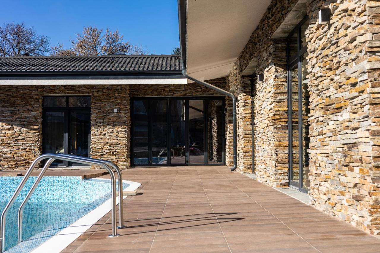 Sea And Mountain Hotel Prolesha Exterior photo